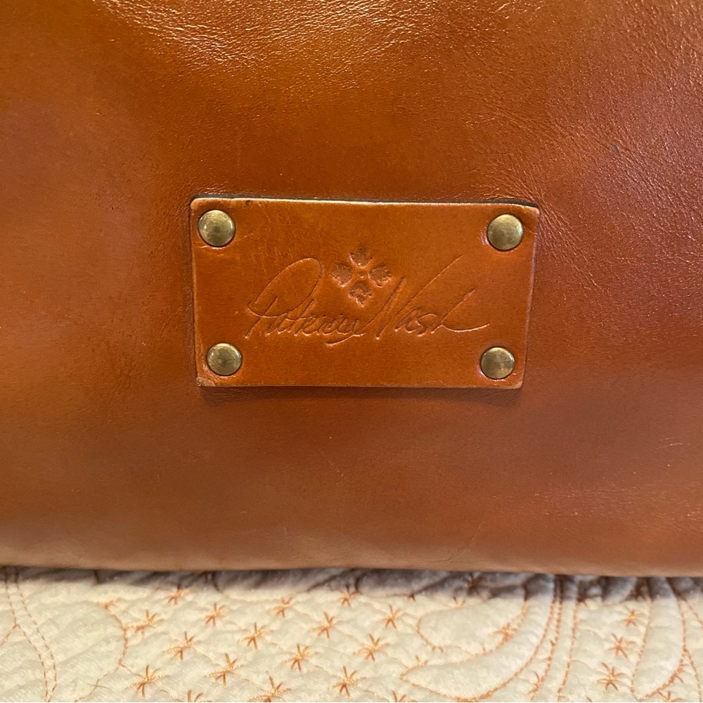 NWT Gorgeouse Patricia Nash Benvenuto shoulder bag with card holder/wallet. - Picture 10 of 13